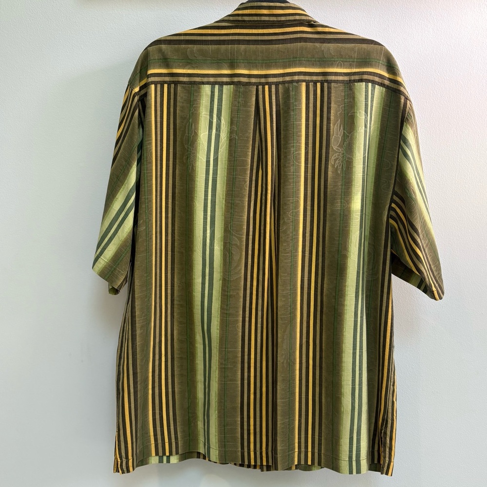 Tommy Bahama 100% Silk Men’s Shirt Sz M Striped Short Sleeve Crab Jacquard Print - Picture 8 of 14